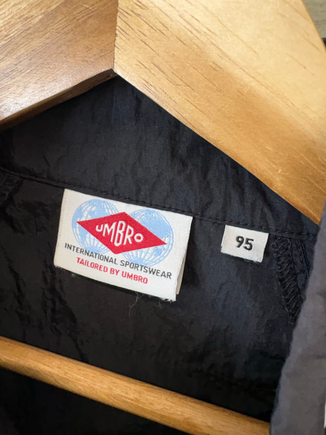 엄브로 신형 바람막이 블랙 상품이미지8