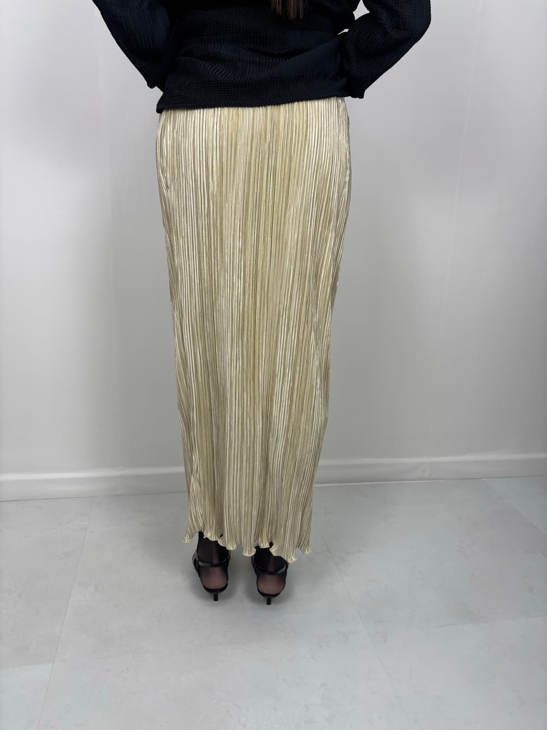 GLOSSY GOLD PLEATED SKIRT 상품이미지2