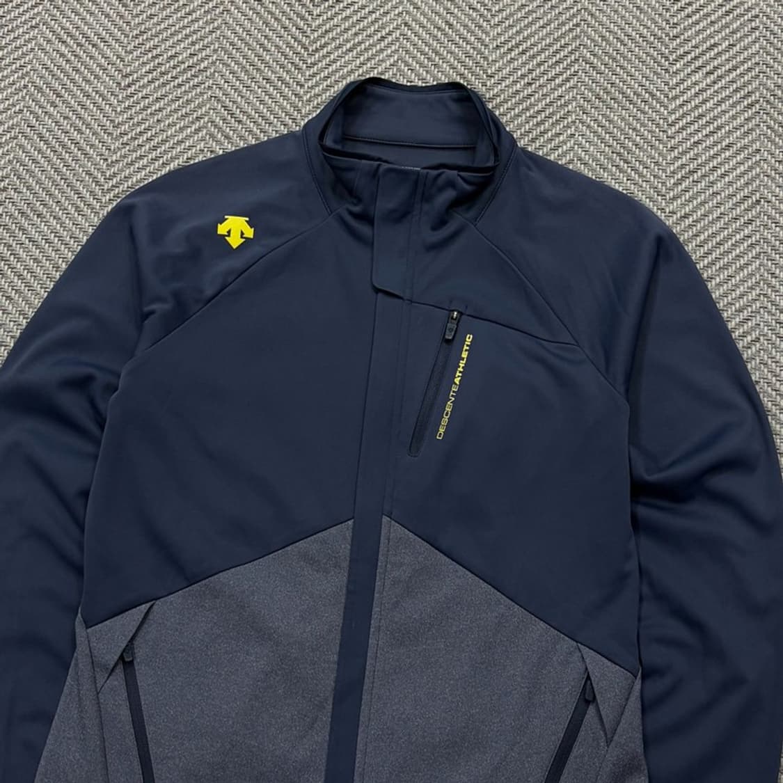 데상트 트레이닝 져지 v2745 상품이미지3