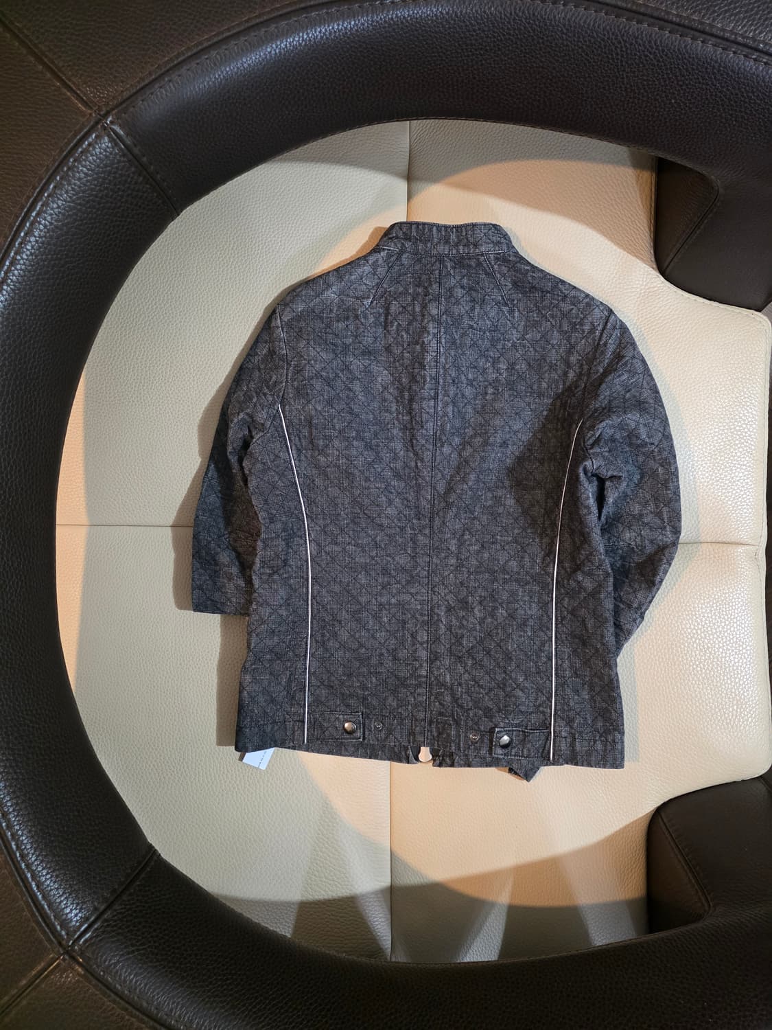 Anywhere out of the world 상품이미지2