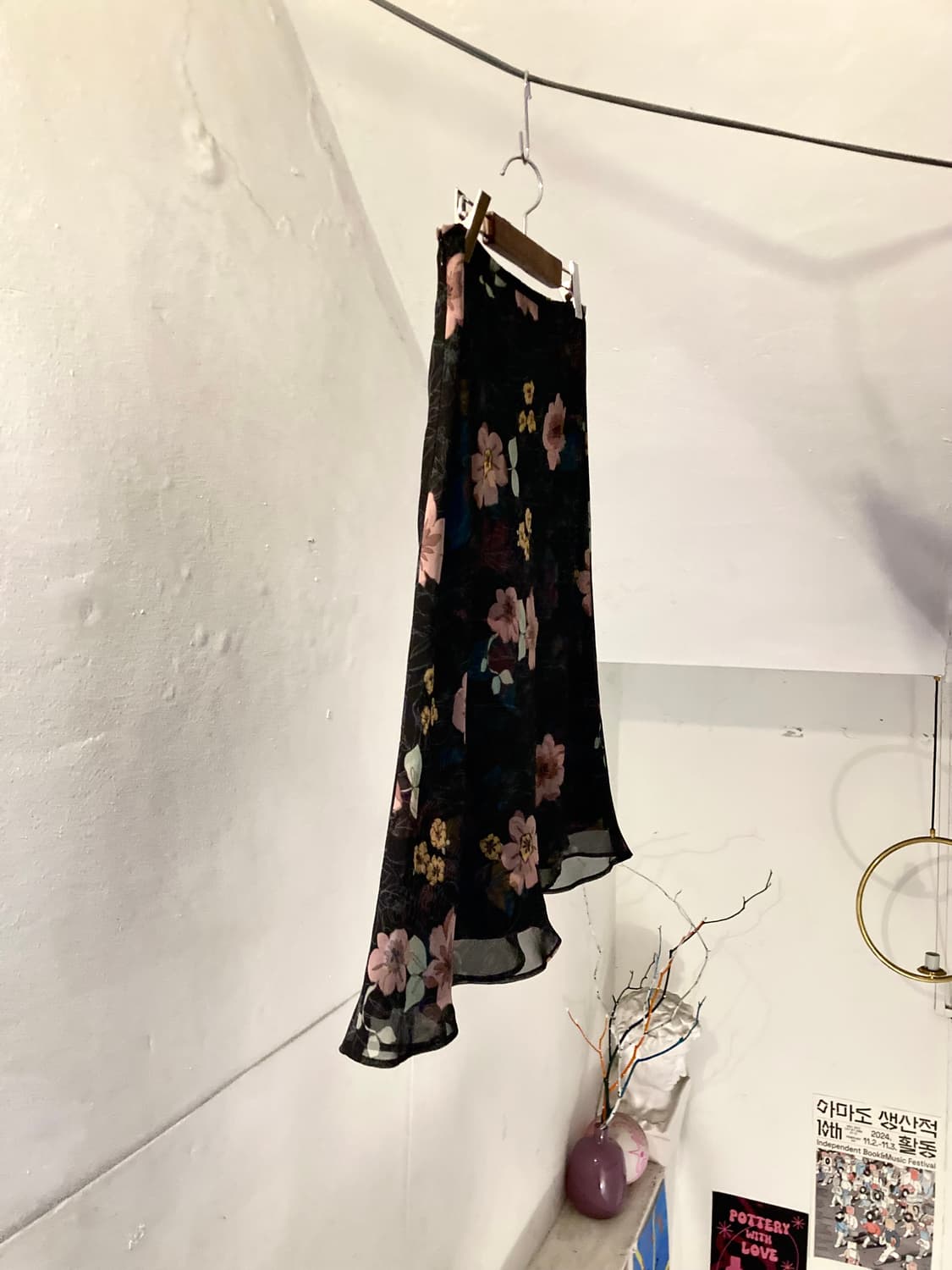 y2k 새틴 미디 플레어 프릴 스커트 상품이미지7