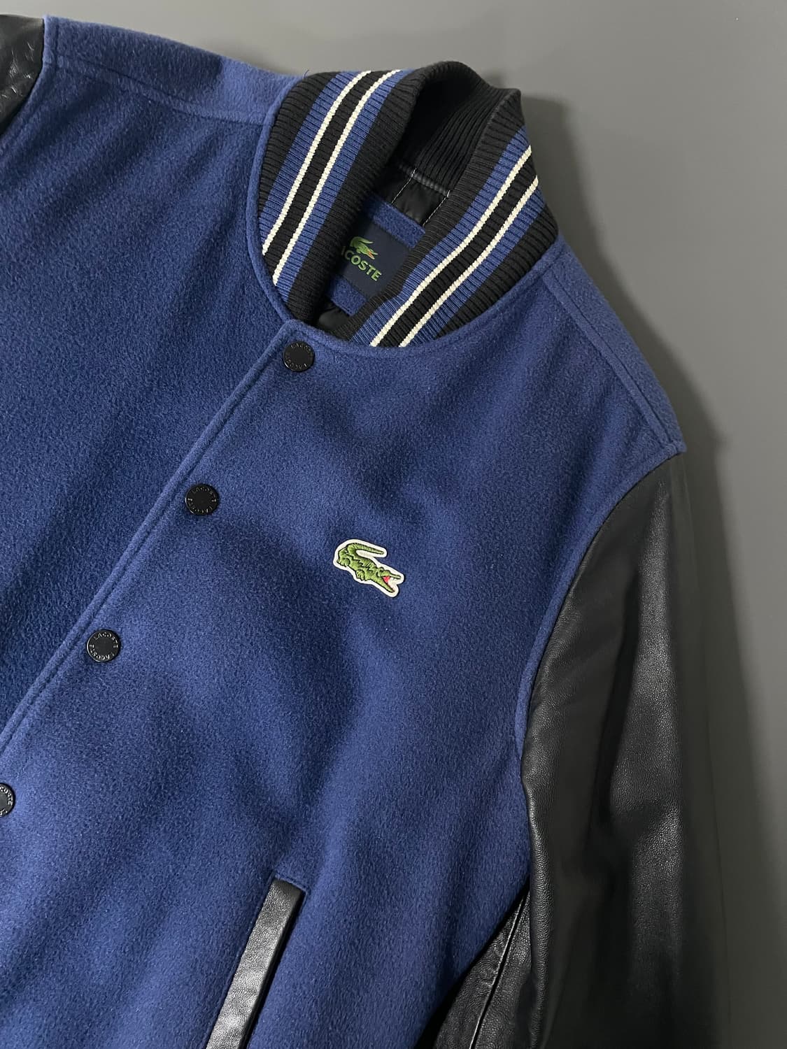 [50] 라코스테 자수로고 레더 바시티 자켓 상품이미지4