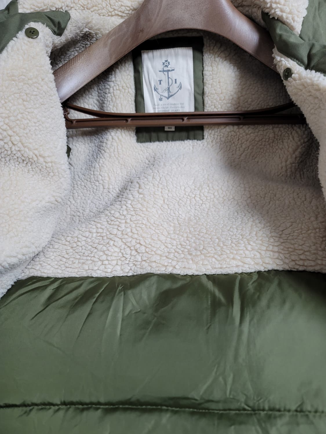 썰스데이아일랜드 덕다운 라쿤퍼 야상 85사이즈 상태굿

 상품이미지6