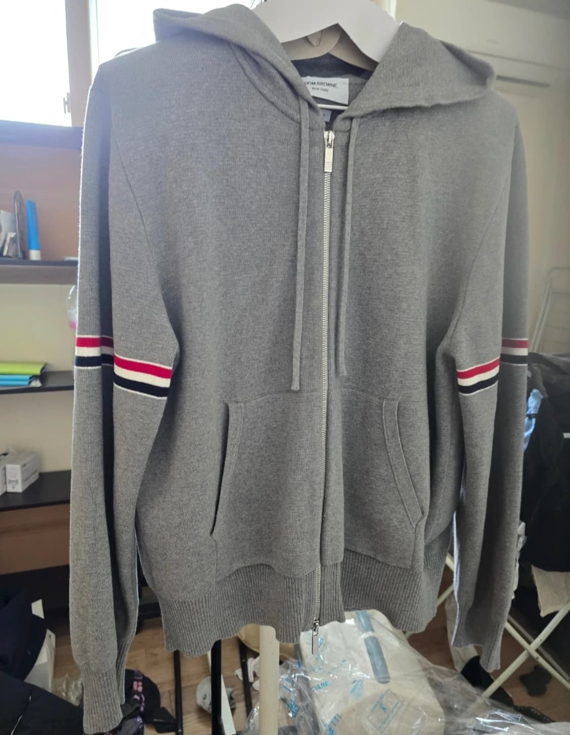 톰브라운 밀라노스티치 암밴드 후드집업 상품이미지1