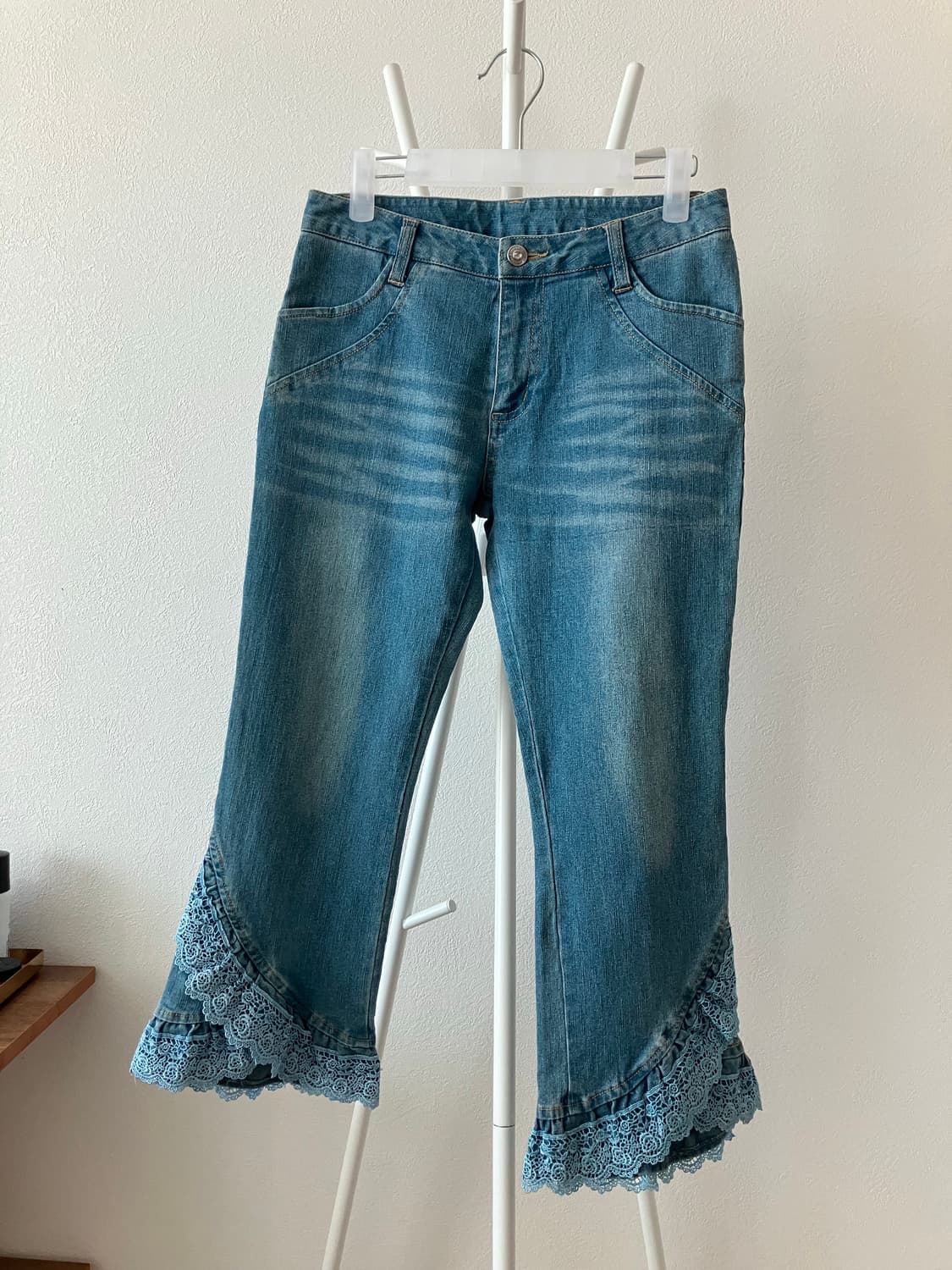 일본빈티지 밑단레이스장식 연청바지 7부바지 카프리진 y2k 상품이미지1