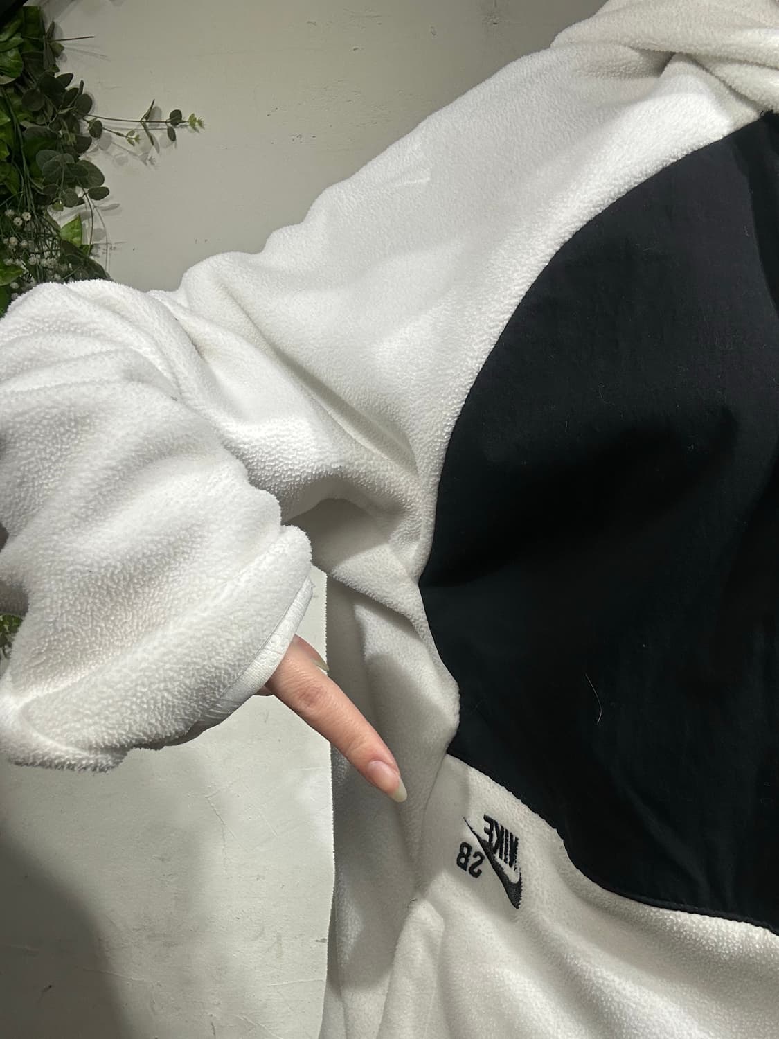 Nike 화이트 블랙 후리스 아노락 후드 자켓 XL 상품이미지4