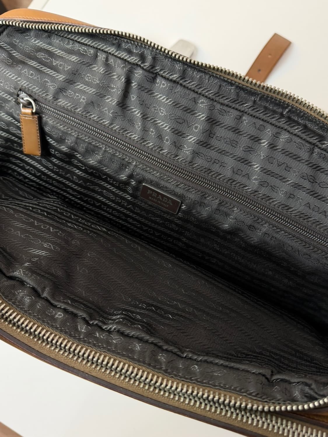 프라다 레더 브리프케이스 상품이미지9