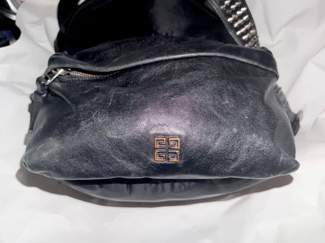 지방시 10fw 아카이브 리카르도 티시 레더 스터드 백팩 상품이미지4