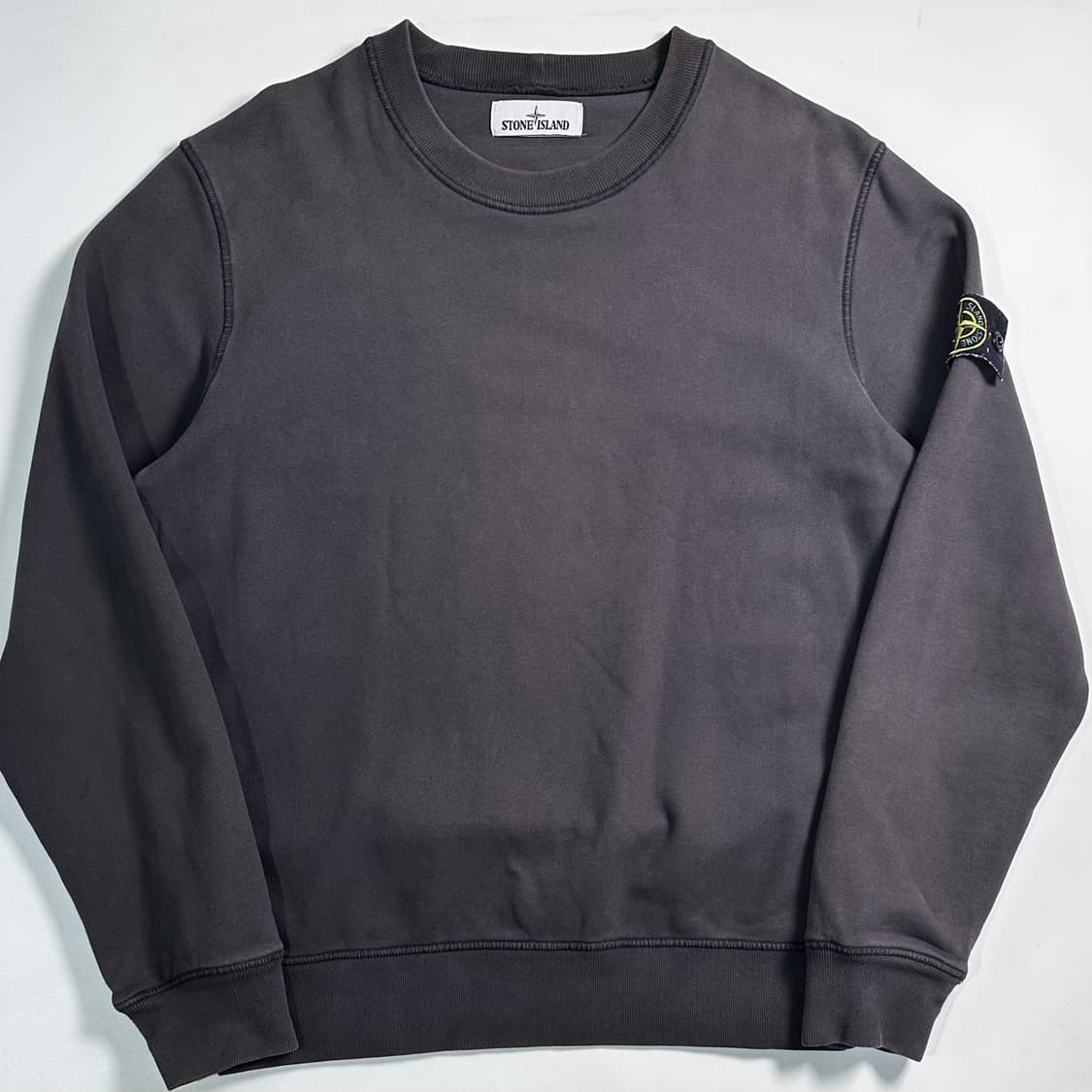 스톤아일랜드 기모 와펜 맨투맨 상품이미지1