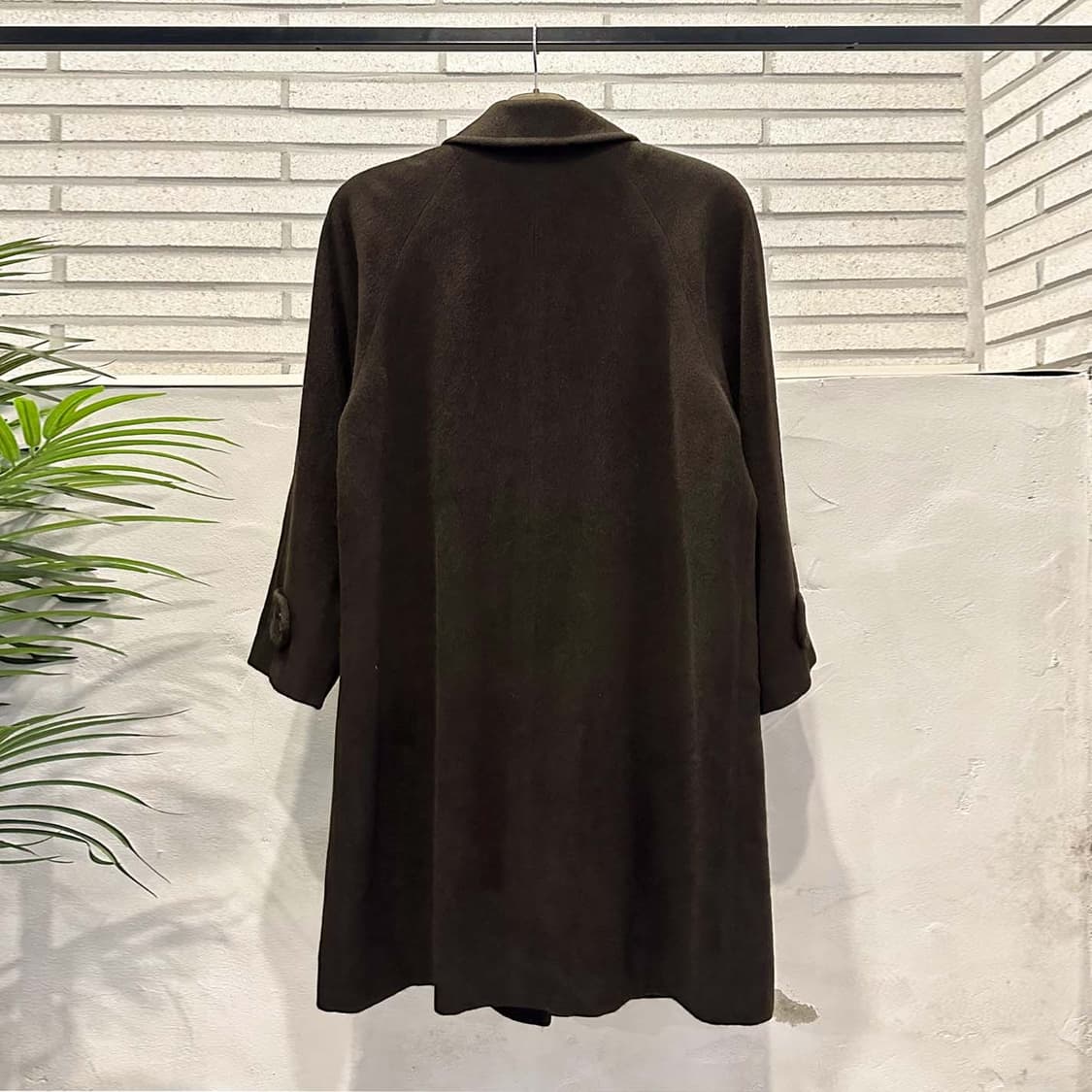 JPN VINTAGE 싱글 롱 코트 레글런 투포켓 디테일 다크 브라운 상품이미지2