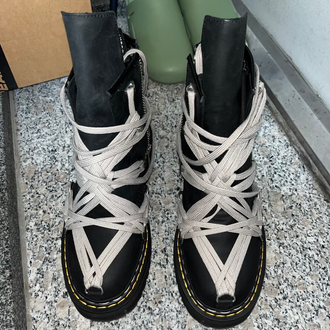 릭오웬스 닥터마틴 메가레이스 쿼드솔 270 uk8 상품이미지3