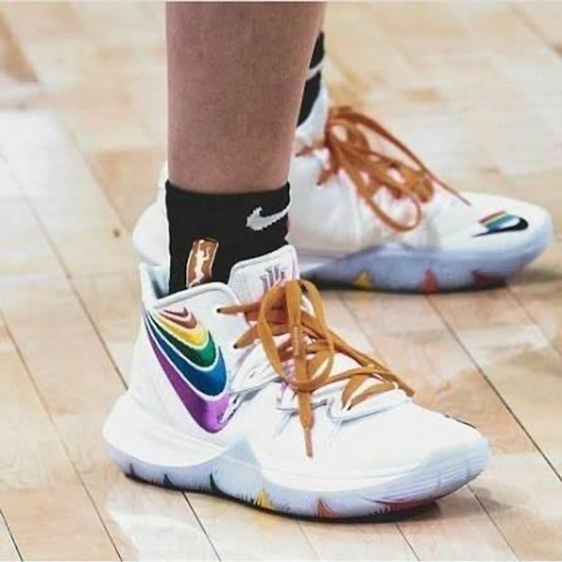 Nike Zoom Kyrie 5 Be True PE Promo 상품이미지4