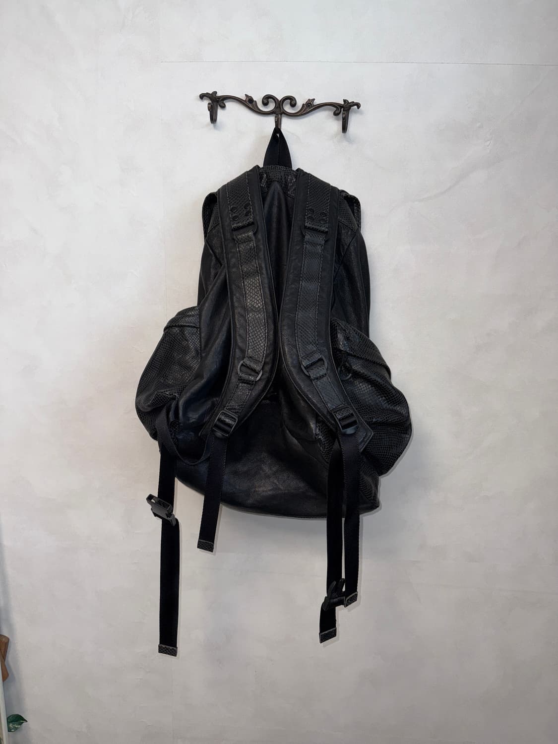 Heliotrope black python real leather 백팩 상품이미지4