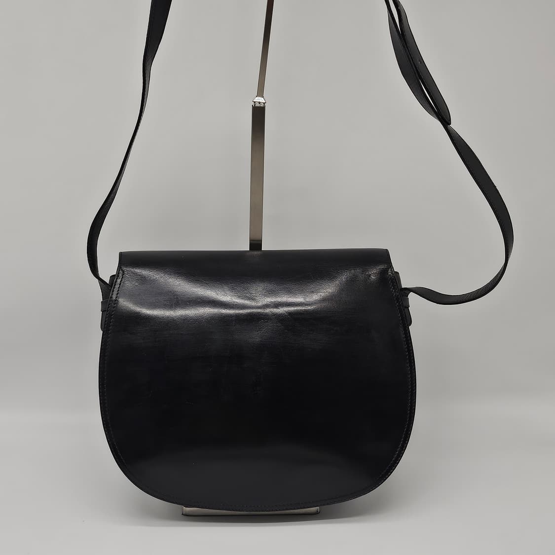 정품 페라가모 숄더크로스백 상품이미지3