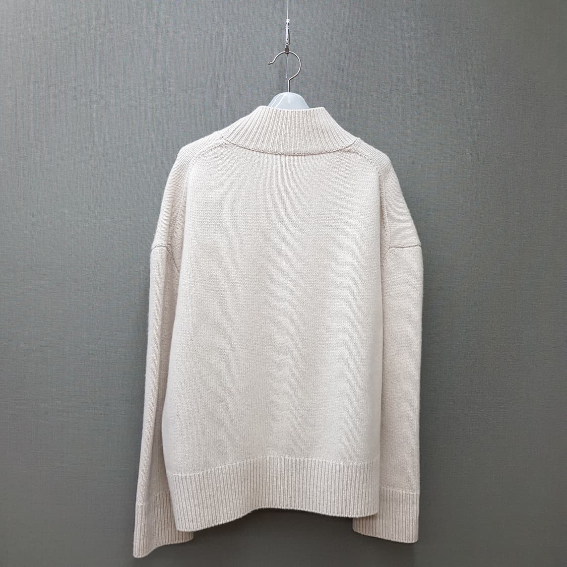 브록 컬렉션  울 캐시미어 하이넥 니트  XS사이즈 상품이미지4