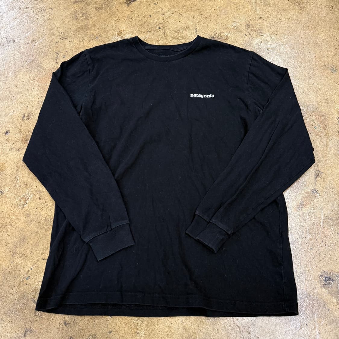 [정품/M] 파타고니아 백프린팅 긴팔티셔츠 블랙 b16 상품이미지2