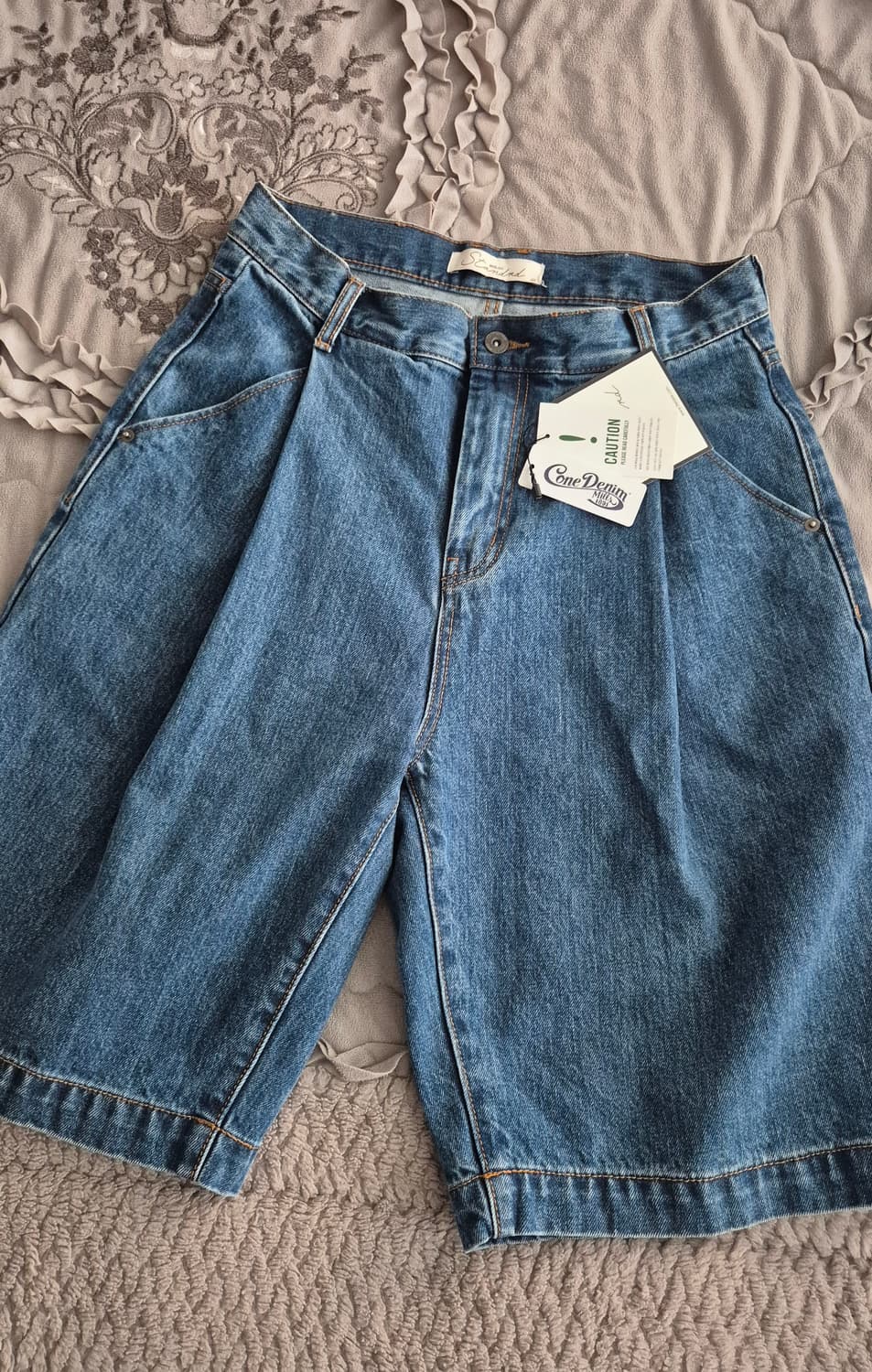 비슬로우 콘밀 원턱 데님 쇼츠 30 상품이미지1