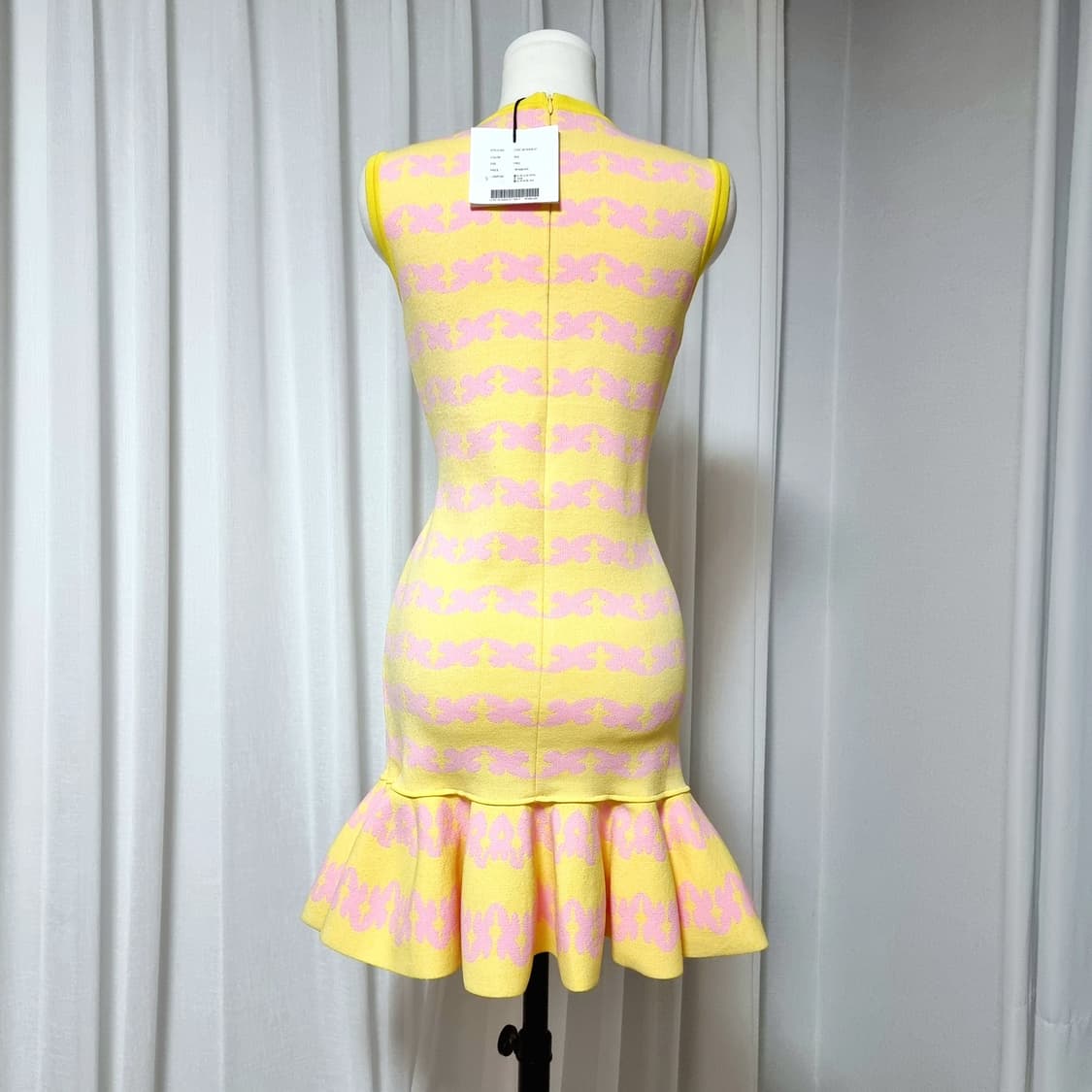 럭키슈에뜨 슬리브리스 니트 원피스 (55) 택O새상품/ 36만8천 상품이미지3