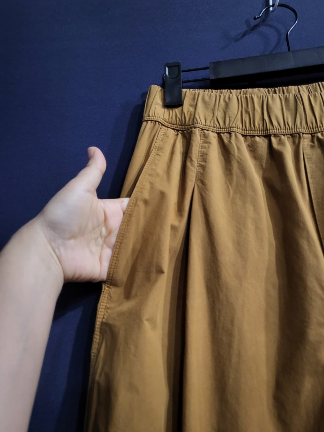 COS 핀턱 와이드 밴딩 팬츠 상품이미지3