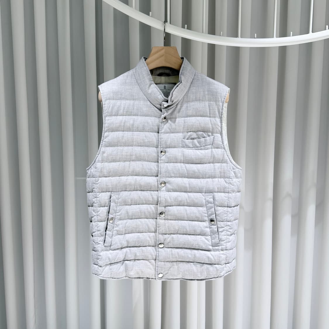 (A+/XL) / 브루넬로 쿠치넬리 린넨 울 그레이 다운 베스트 상품이미지1