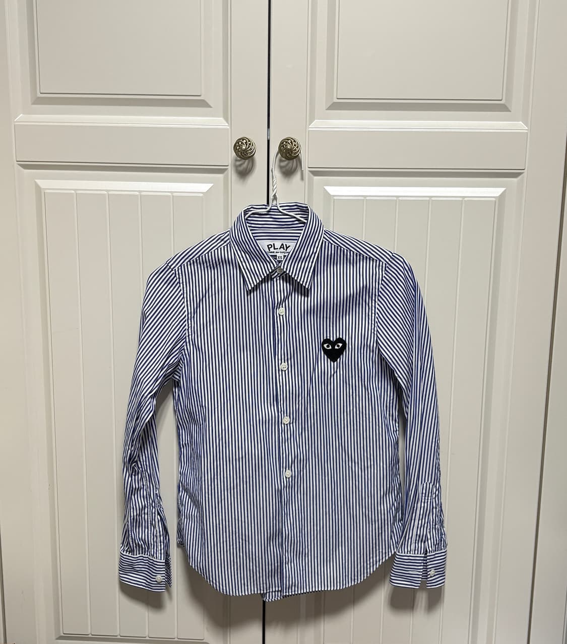 플레이 꼼데가르송 스트라이프 블랙 하트 셔츠 블루 상품이미지1