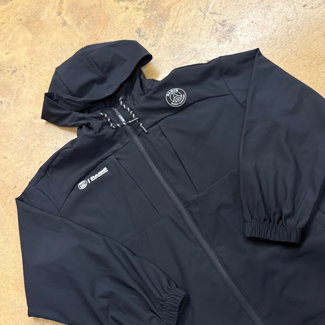 [정품/165] 파리생제르망 블랙 후드 바람막이 b12 상품이미지1