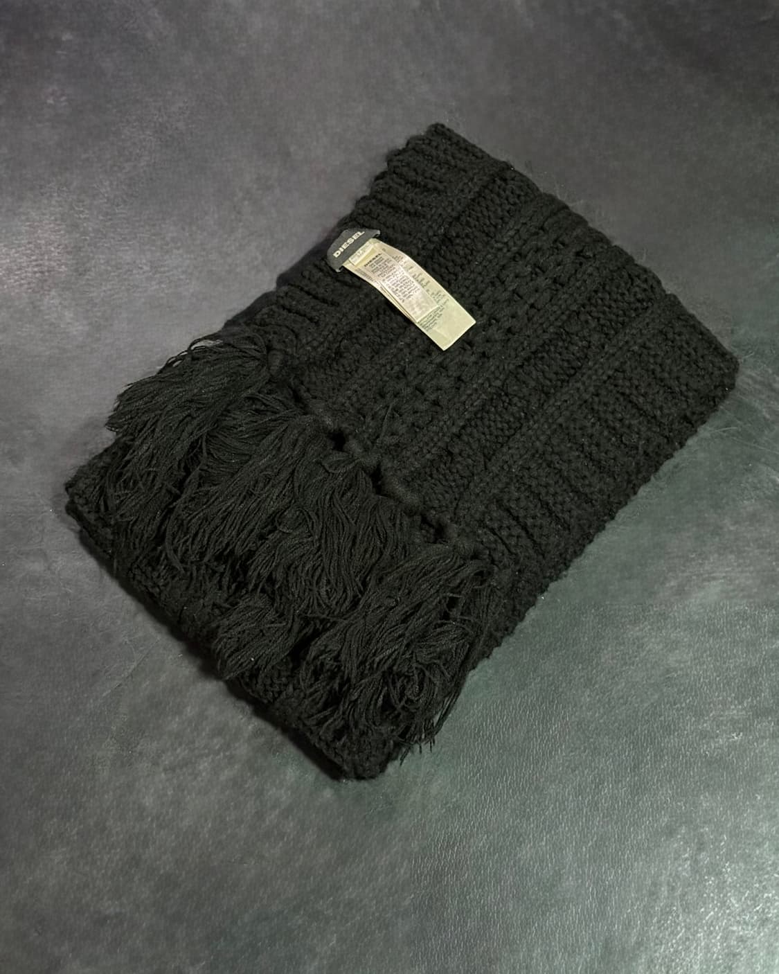 디젤 꽈배기 스웨터 니트 뚜거운 롱 머플러 목도리 프린지 술 장식 블랙 상품이미지2