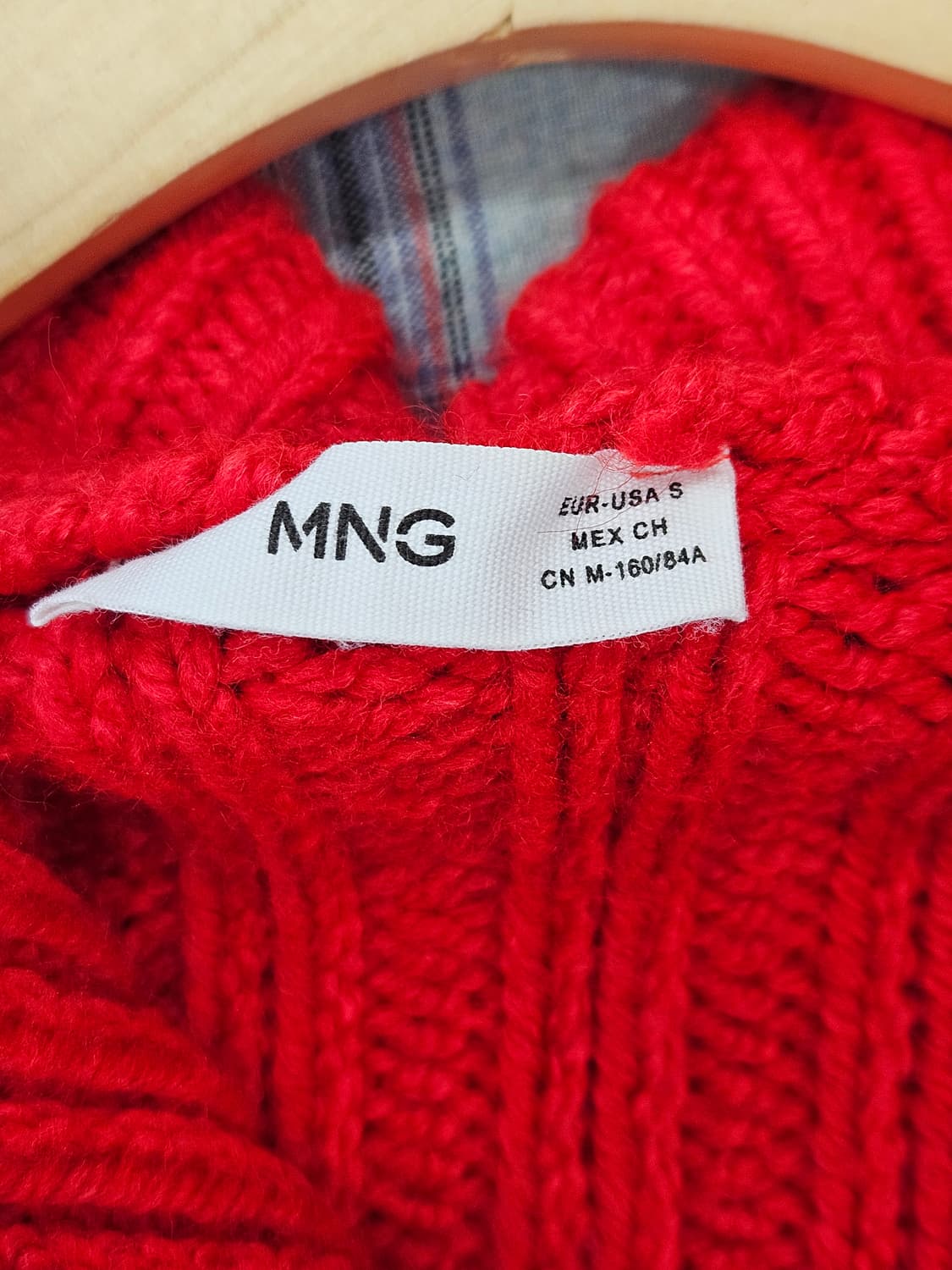 망고(MNG  Mango) 빨간색 케이블 니트 S 상품이미지3