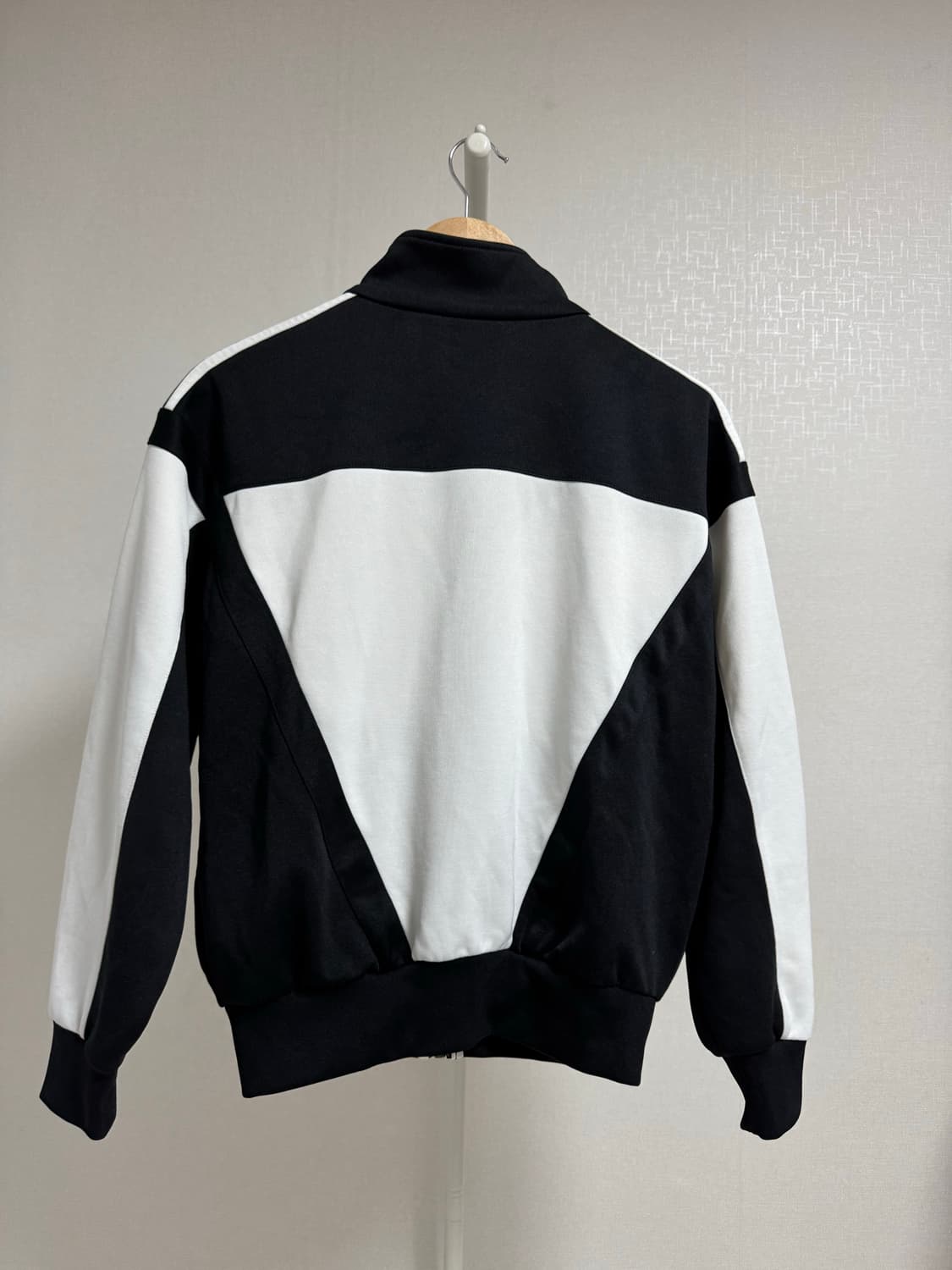 아디다스 트랙탑 크롭 블랙/화이트 S 상품이미지2