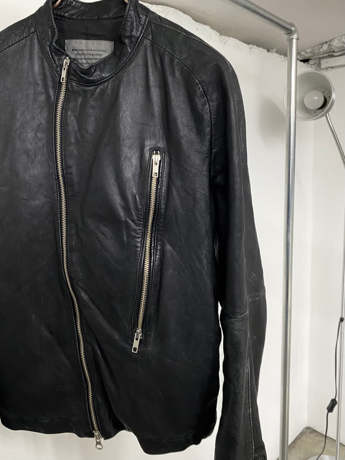 저널 스탠다드 십스킨 사선 지퍼 레더 자켓 상품이미지5