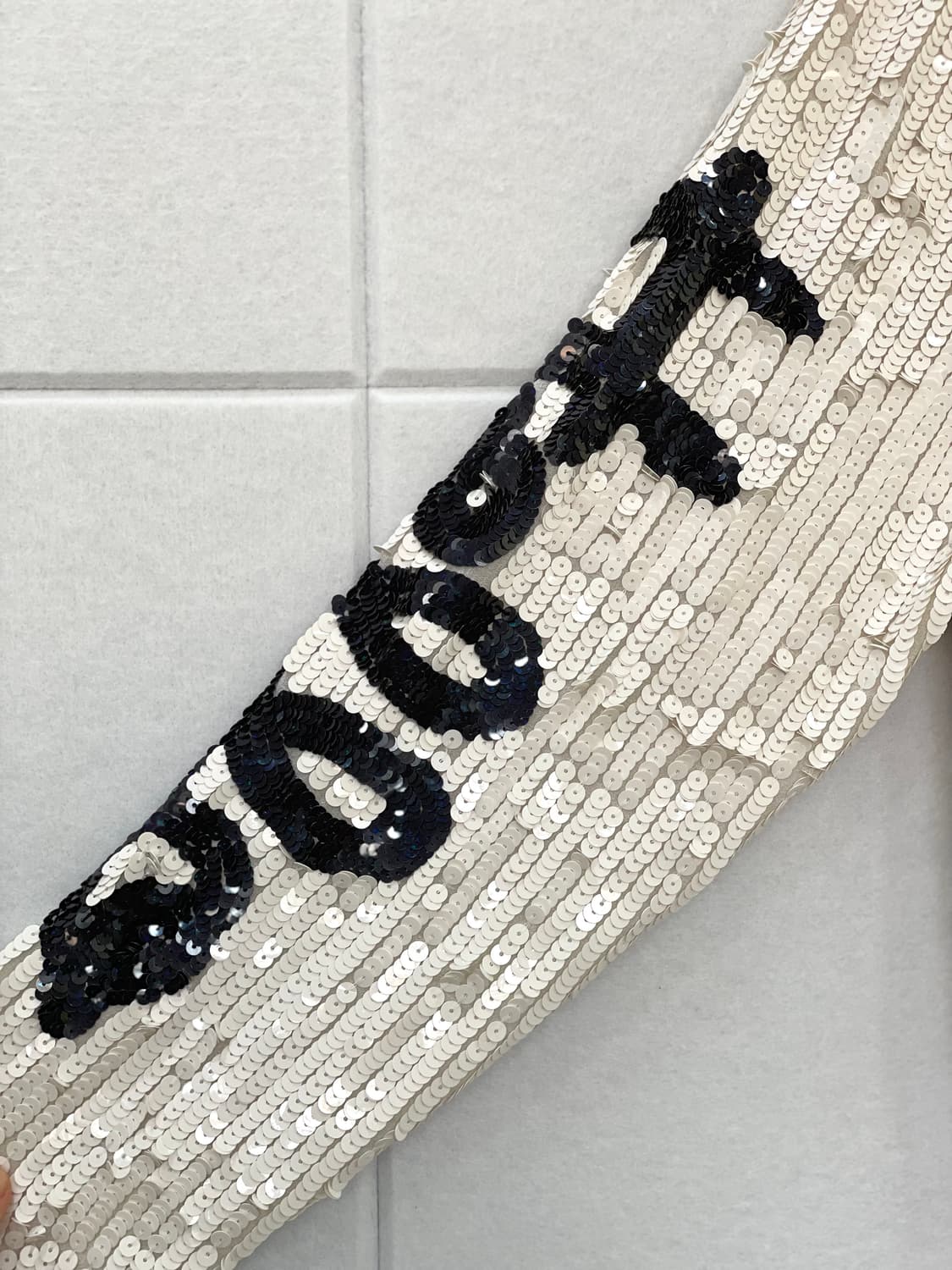 ASOS아소스 x 산리오 헬로키티 풀 시퀸 탑 상품이미지7