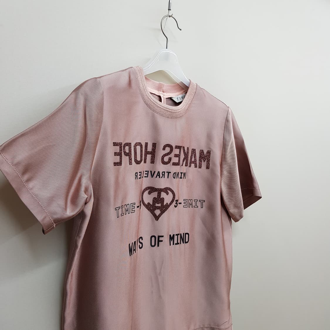 한섬 타임 2022 로고 글리터 티셔츠 82-94-160사이즈 상품이미지3