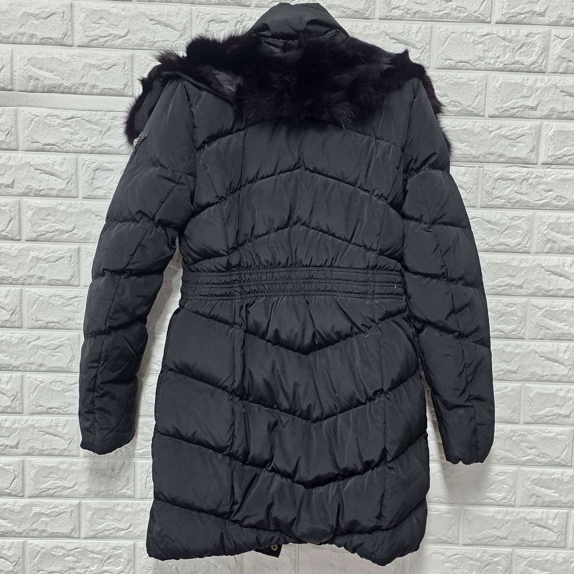 택포// 게스 블랙 퍼 다운 패딩 S 상품이미지4