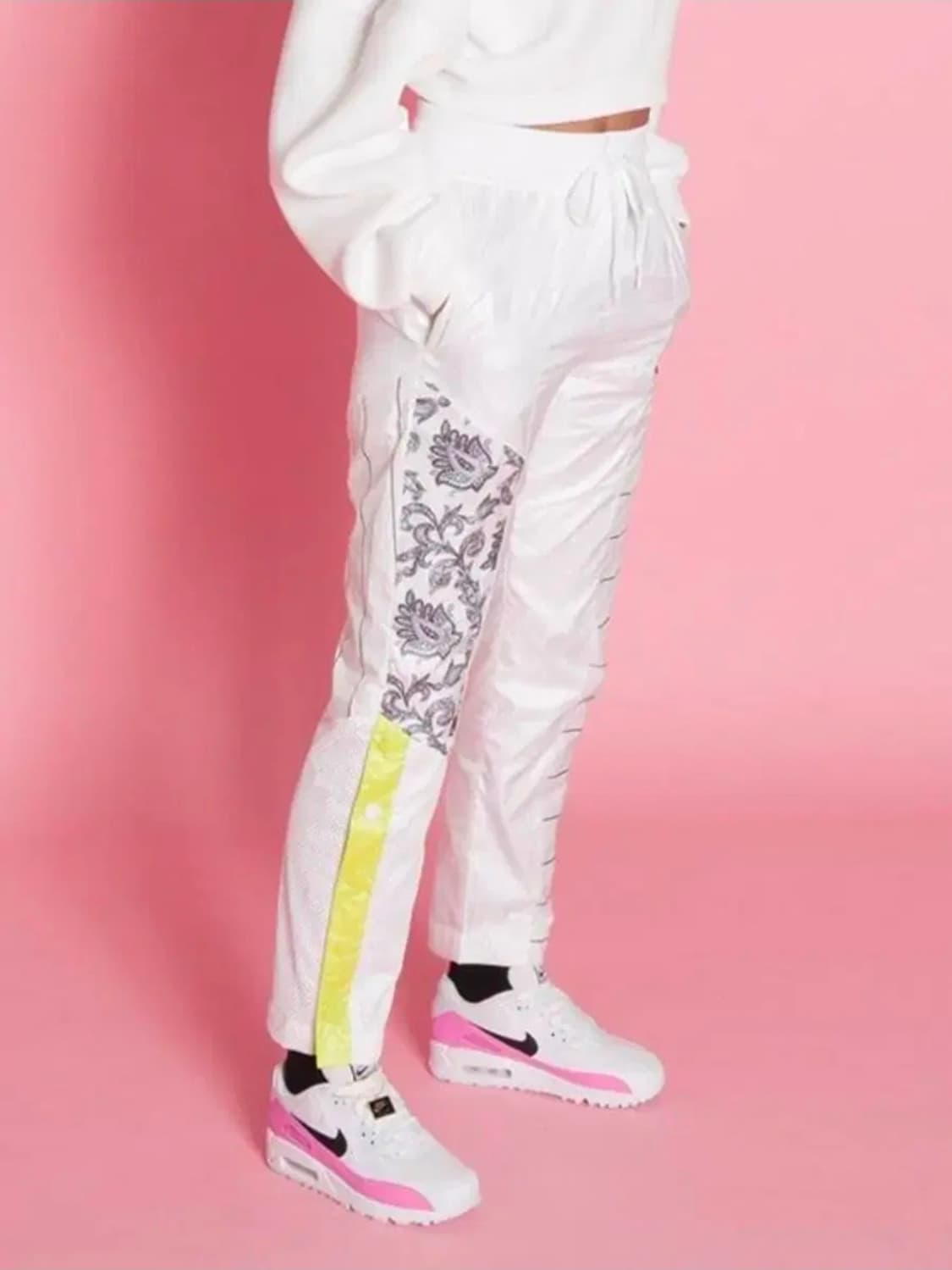 여성 S 나이키 바람막이 바지 상품이미지1