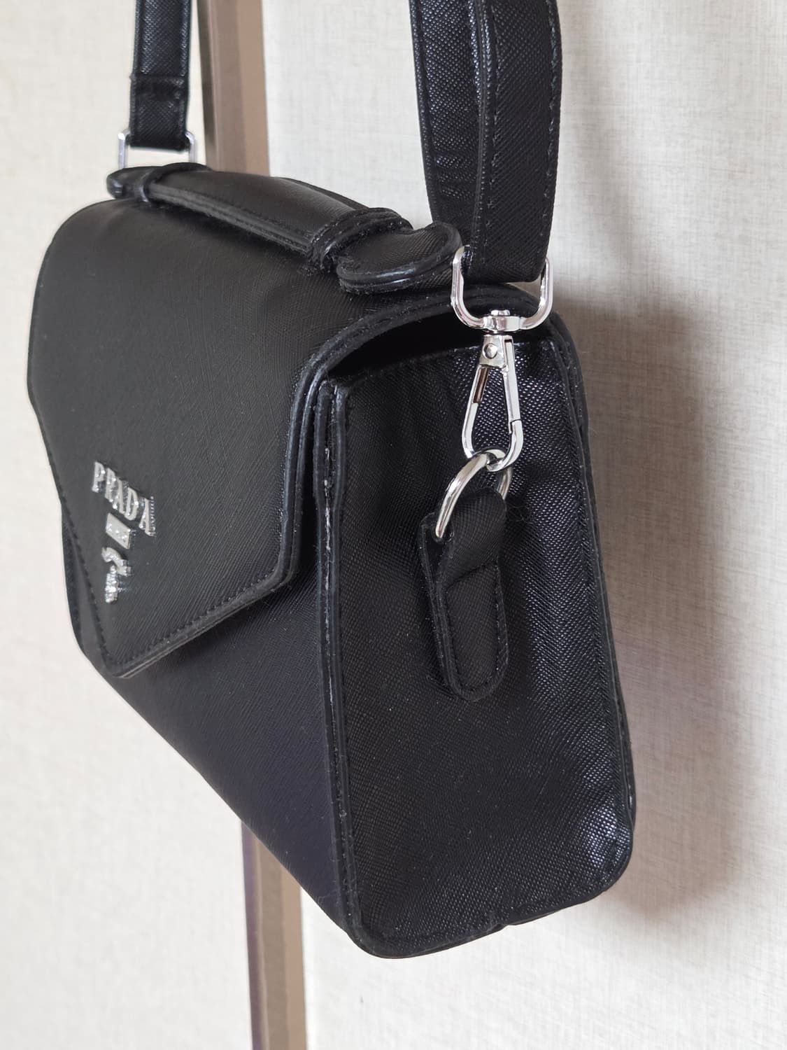 프라다 사피아노 블랙 크로스백 상품이미지3