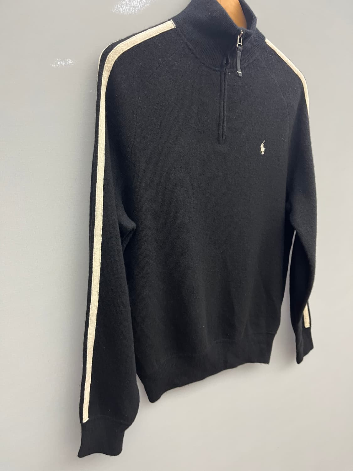 폴로 랄프로렌 시그니처로고 사이드 더블라인 반집업 니트 상품이미지2