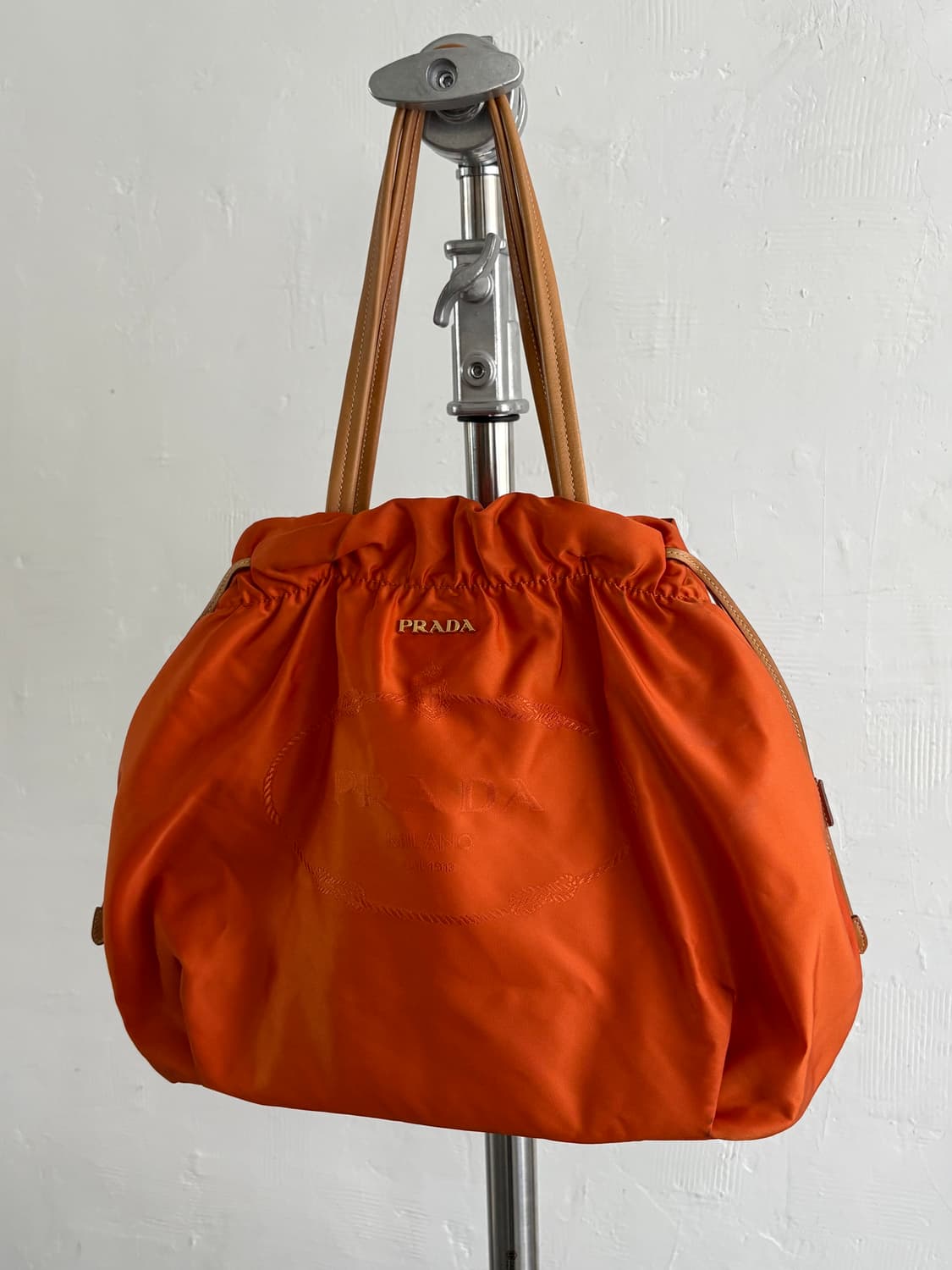 Prada 프라다 로고 드로스트링 오렌지 토트백 상품이미지1