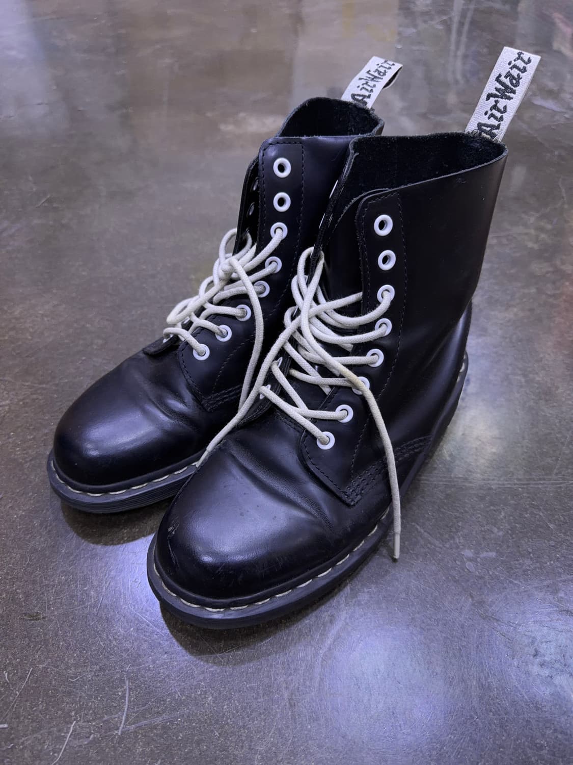 닥터마틴 파스칼 8홀 화이트 스티치 워커 부츠 260 상품이미지1