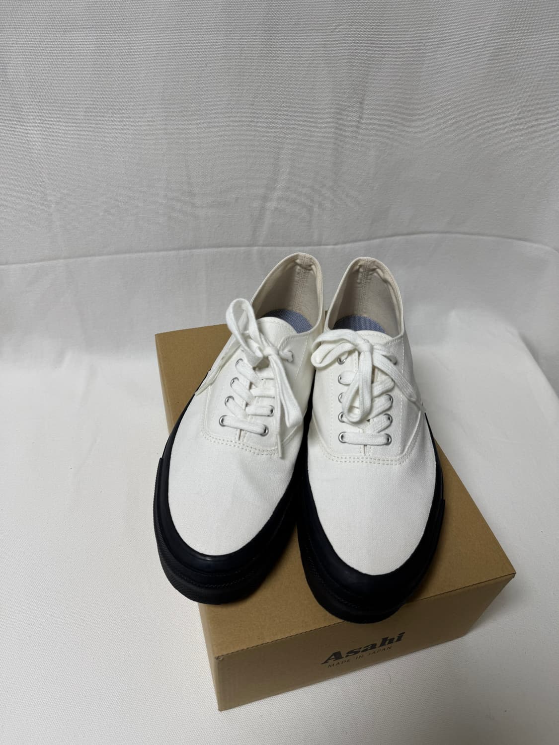 아사히 덱슈즈 모노크롬 스니커즈 새상품 260mm 상품이미지2