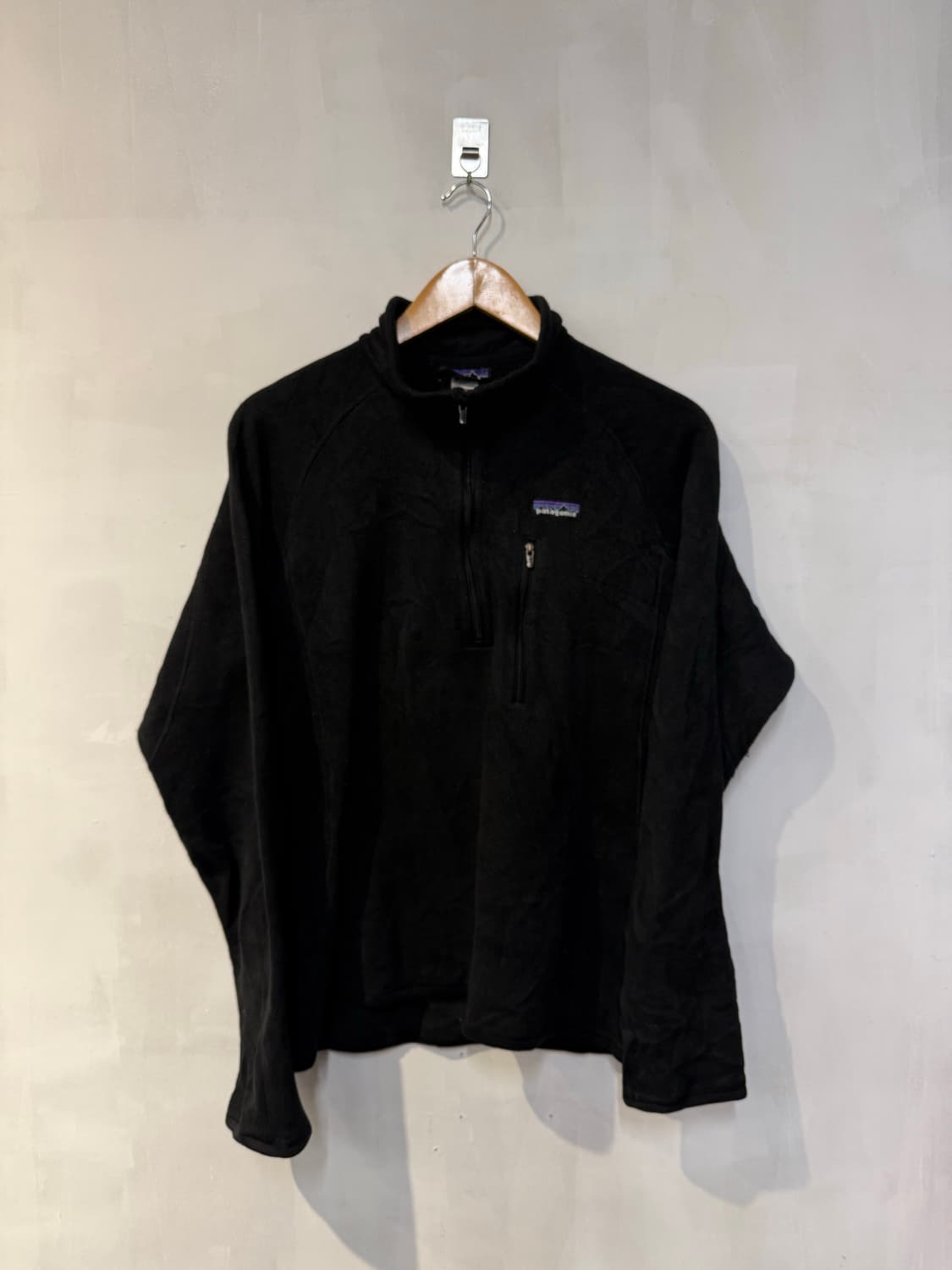 파타고니아 블랙 플리스 하프집업 상품이미지1