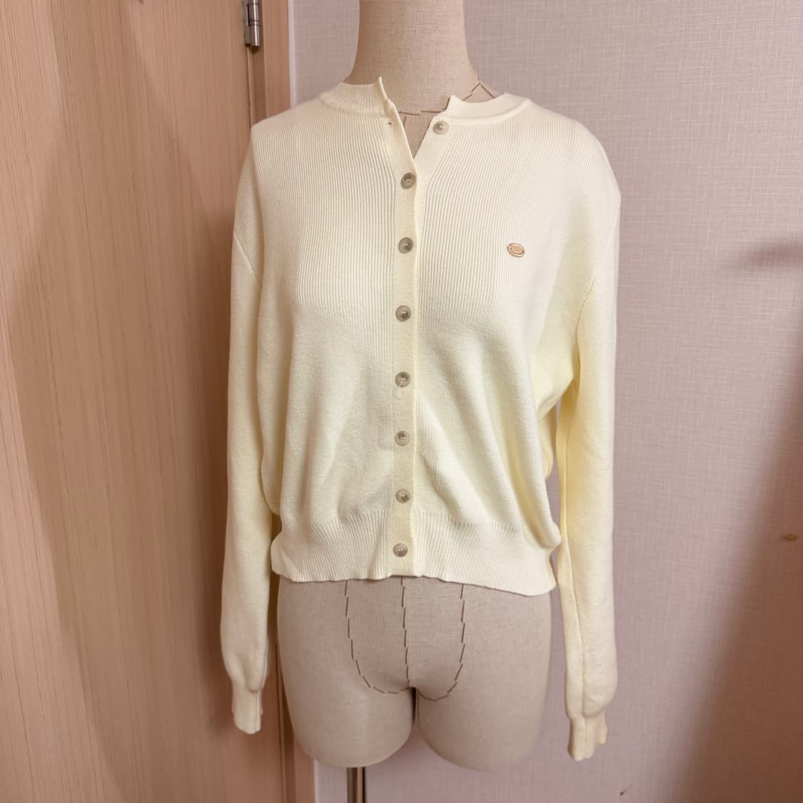 66사이즈) 오로 (라퍼지포우먼) 에센셜 라운드 니트 가디건 상품이미지3