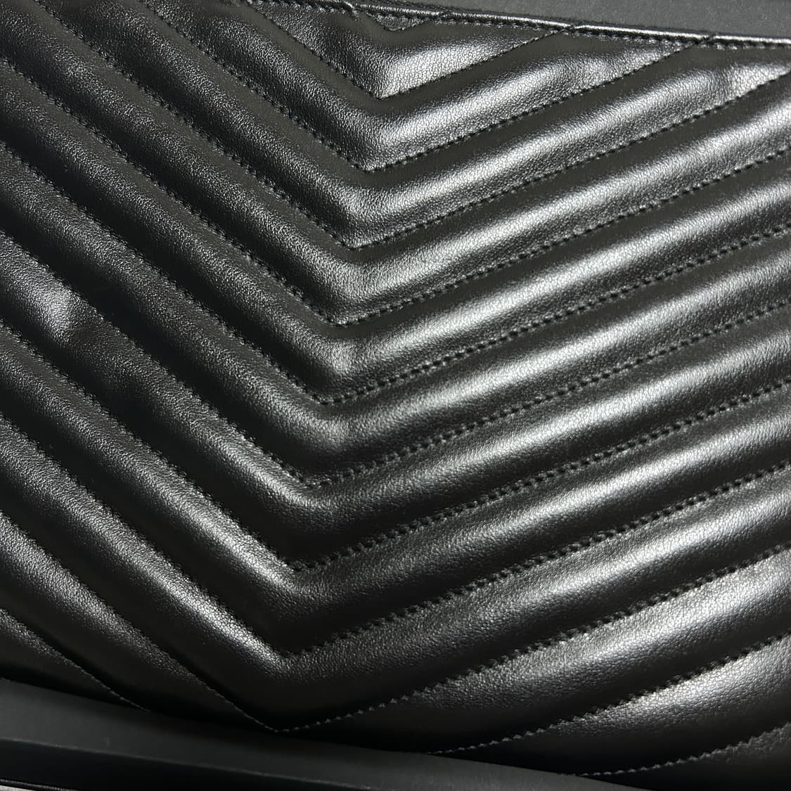 입생로랑 모노그램 클러치 스몰 상품이미지5