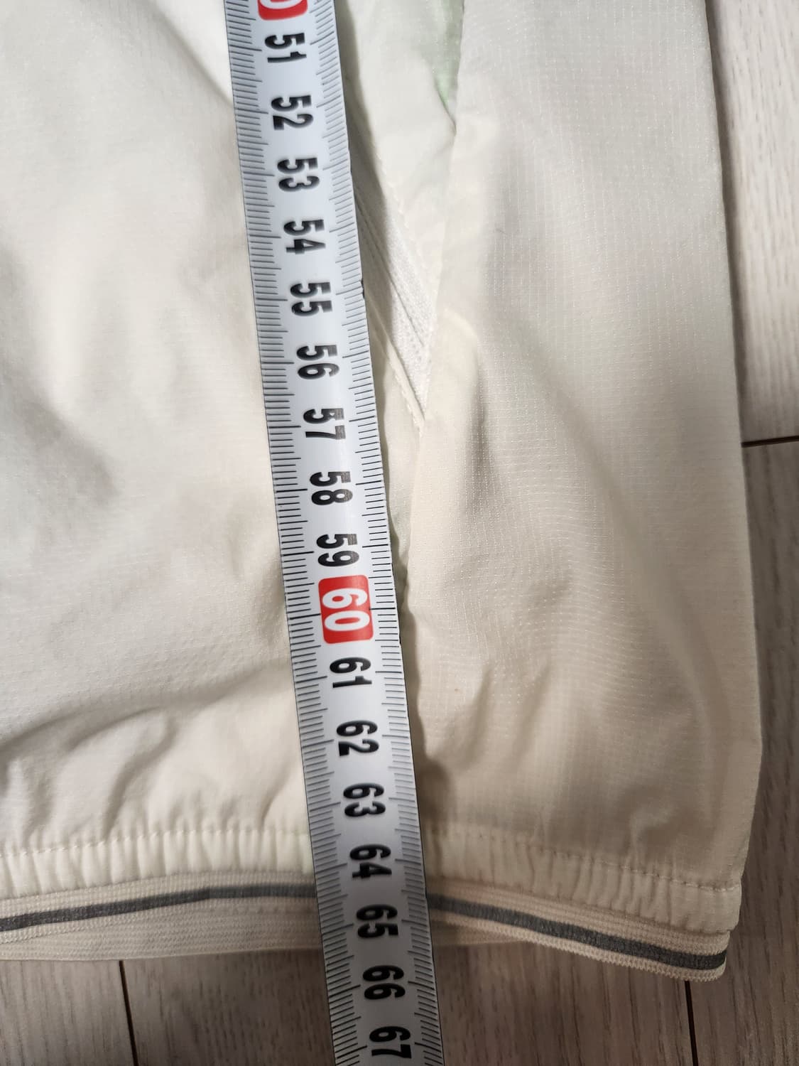 다이나핏 경량 바람막이 후드 자켓 사이즈100L

여러 중고사이트에도 같 상품이미지2