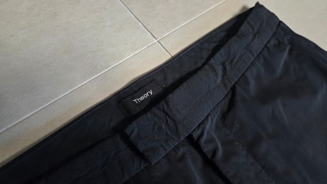 띠어리 세미 테크 슬랙스 팬츠  상품이미지3