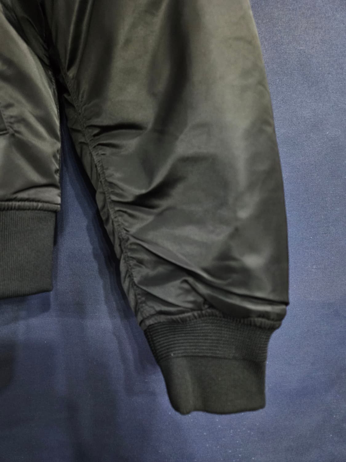 무신사 스탠다드 블랙컬러 남성 세미오버핏 95~100 항공점퍼 자켓  상품이미지5