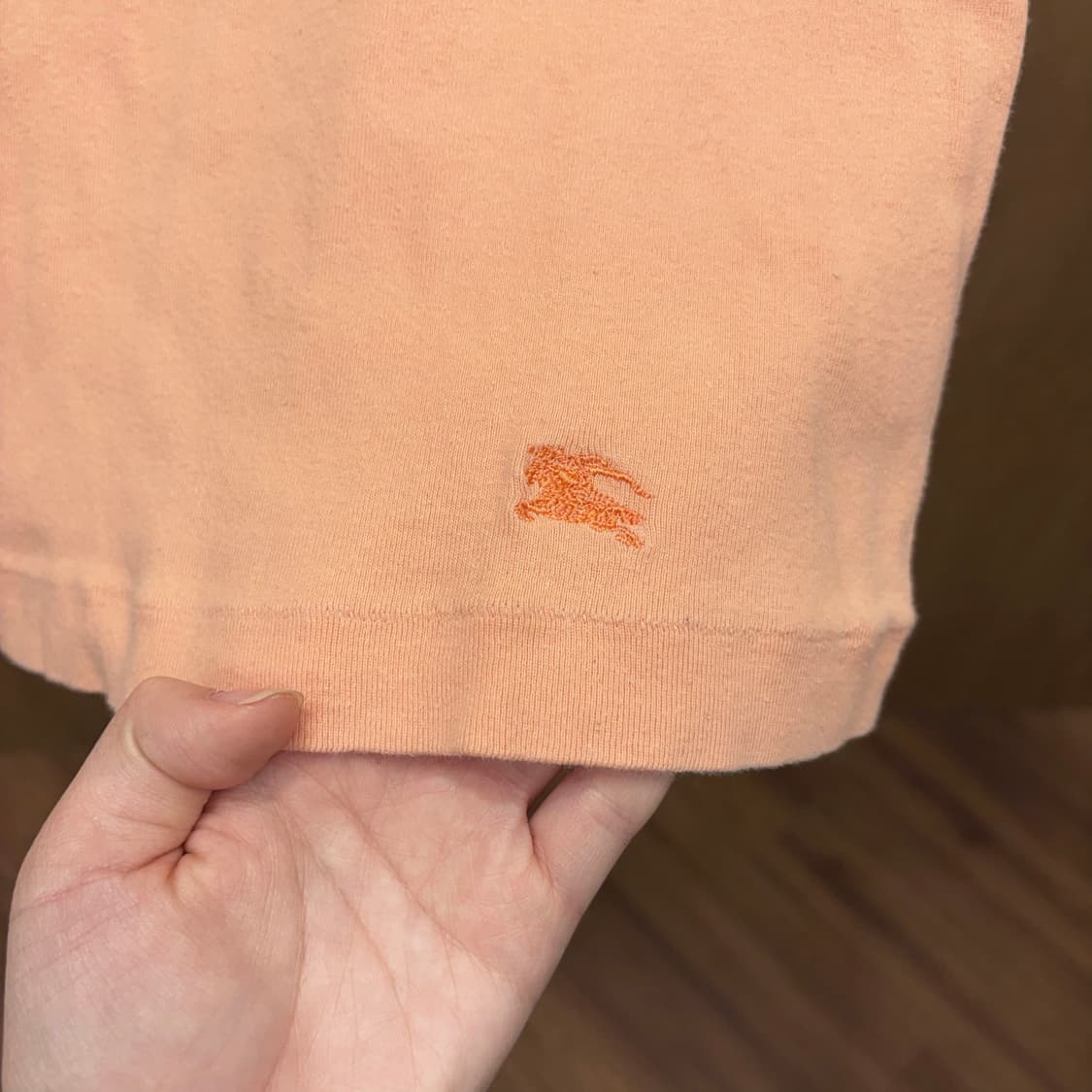 버버리 블루 라벨 코튼 7부 티셔츠 넥라인 소매 체크 프릴 디테일 오렌지 상품이미지6