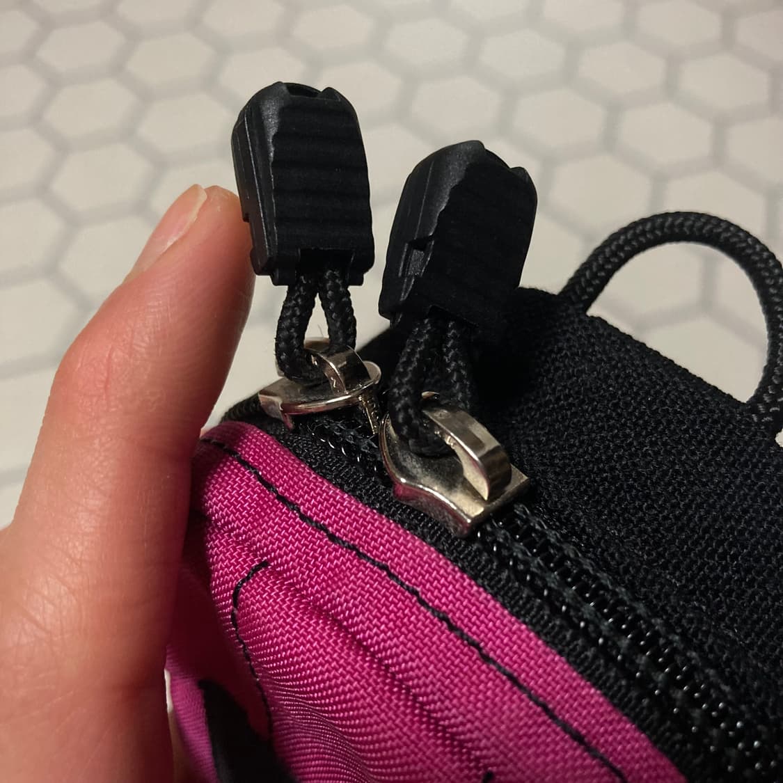 그레고리 구형로고 핑크 파우치 상품이미지4