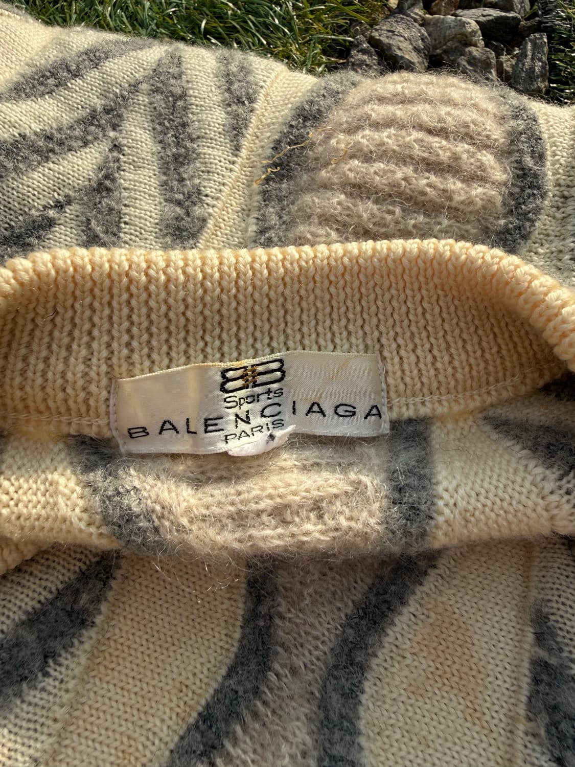 Balenciaga 발렌시아가 BB로고 모헤어 라운드넥 니트 상품이미지5