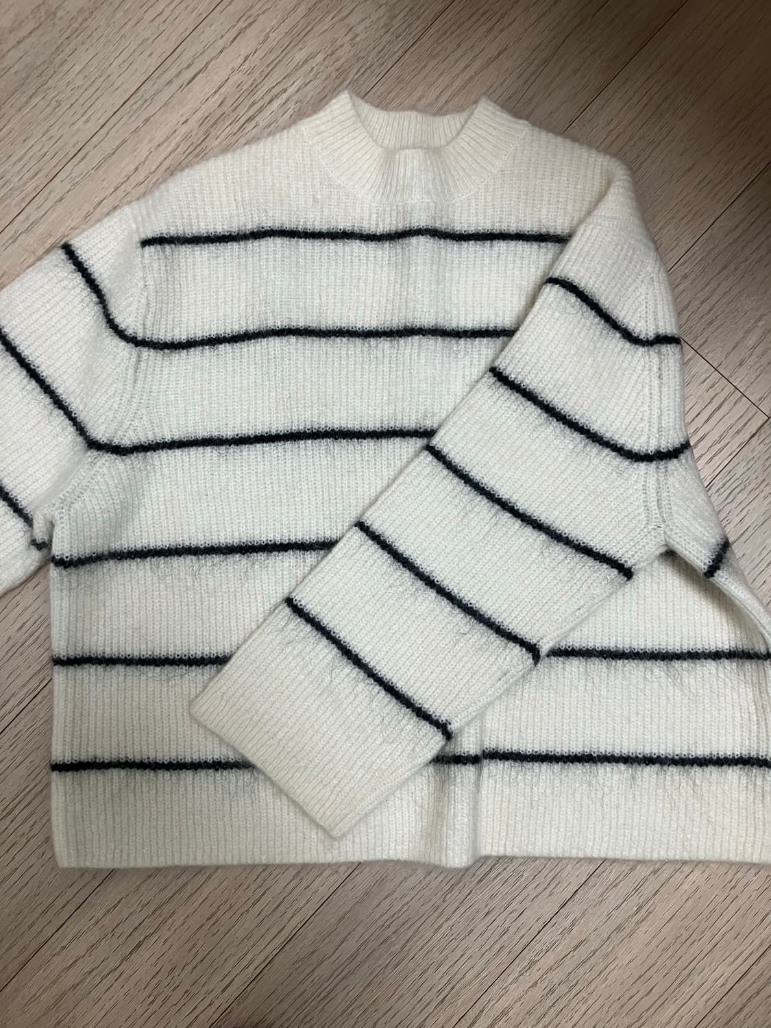 코스 모헤어 스트라이프 니트 상품이미지2