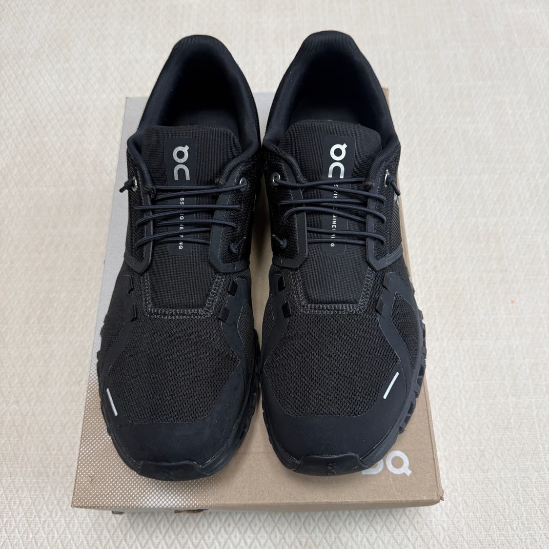 온 러닝 클라우드 6 블랙 290 상품이미지2